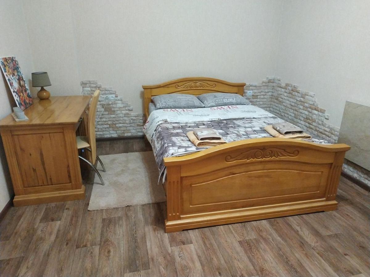 Apartment In The Center Of Old Town Kamjanets-Podilskyi Eksteriør billede